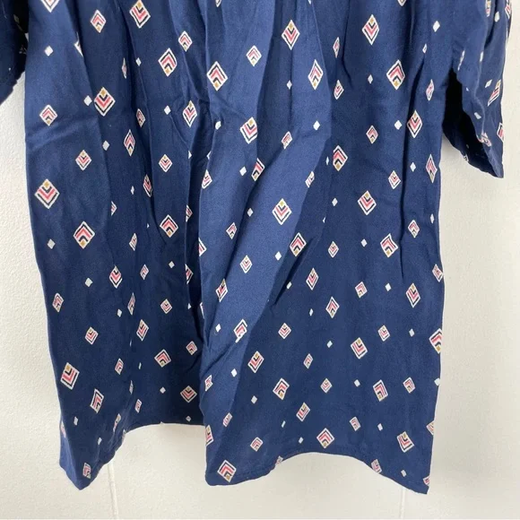 Arizona Jean Co Diamond Print Cold Shoulder Navy Top - Picture 5 of 7